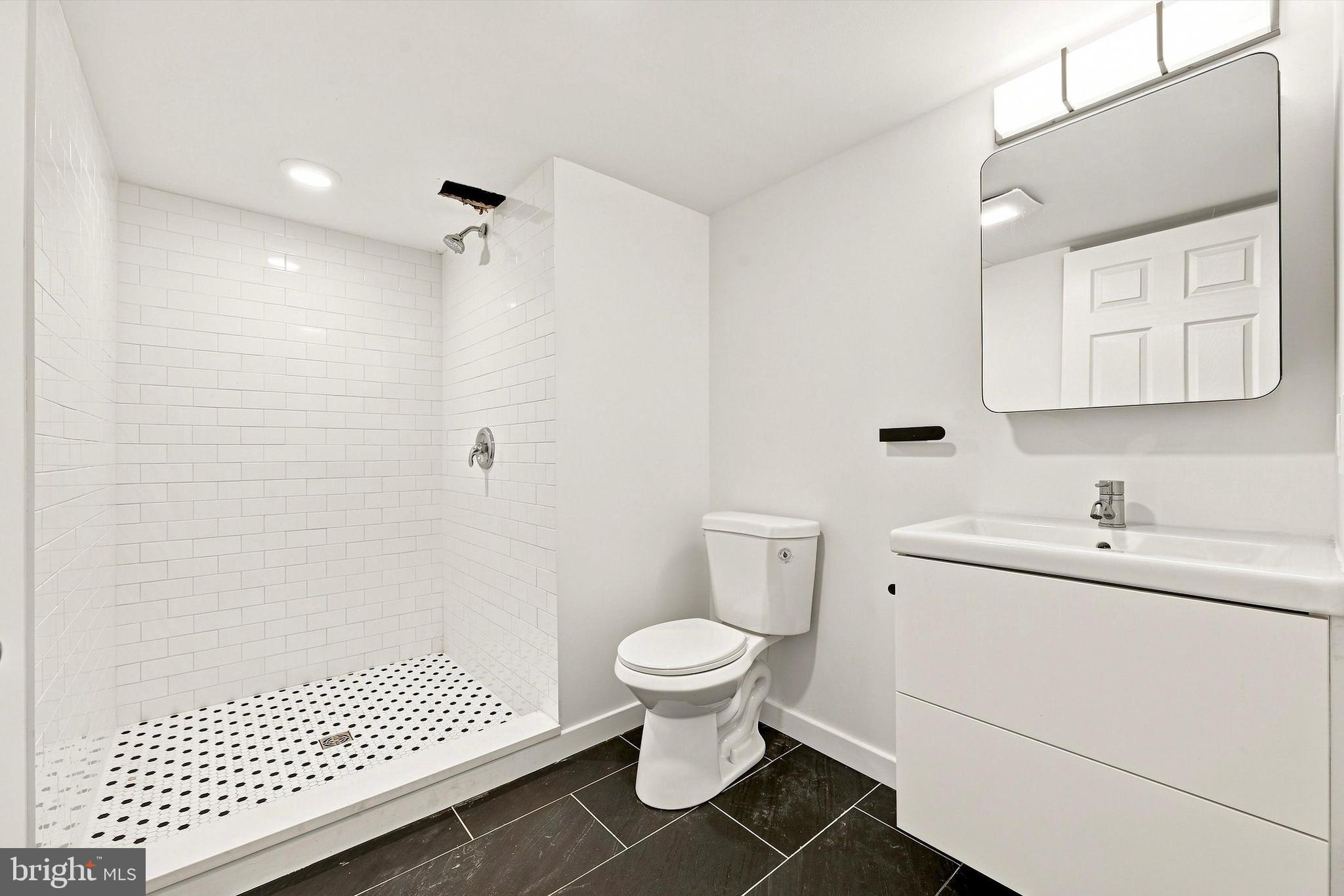 400 North Front Street, Unit E Philadelphia, PA 19123 - Photo 8 of 15 Gallery Image 8