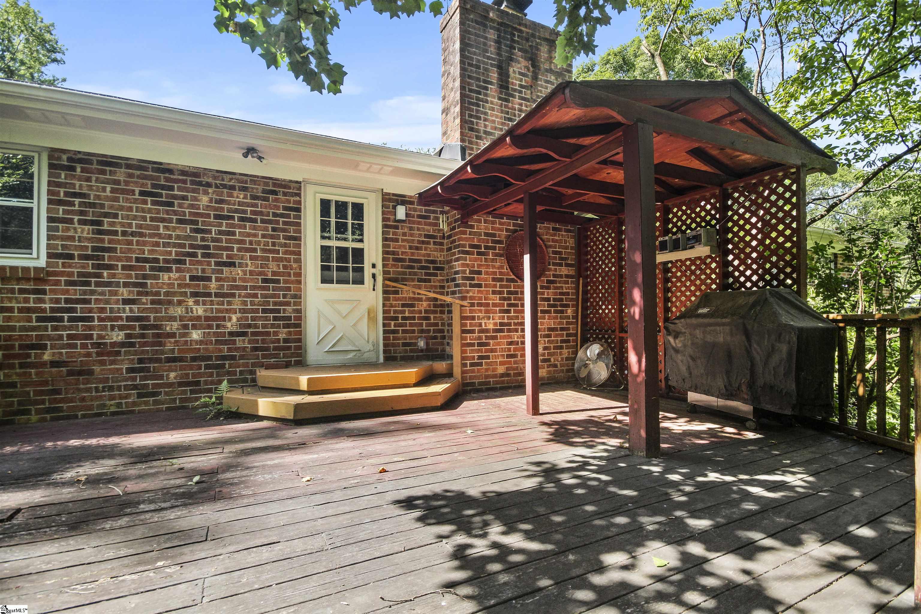 284 Henderson Road Greenville, SC 29607 - Photo 8 of 29
