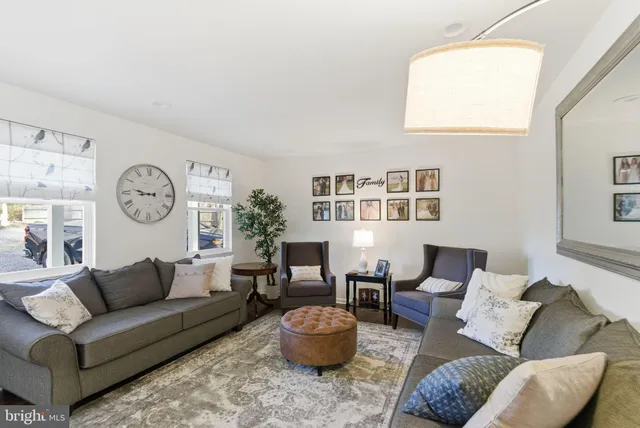 $749,000 | 4460 Scotts Road, Marshall, VA 20115