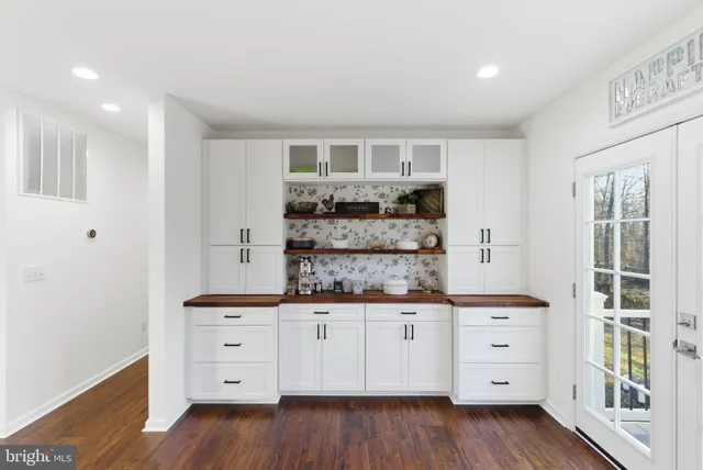 $749,000 | 4460 Scotts Road, Marshall, VA 20115