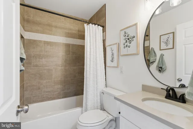 $749,000 | 4460 Scotts Road, Marshall, VA 20115