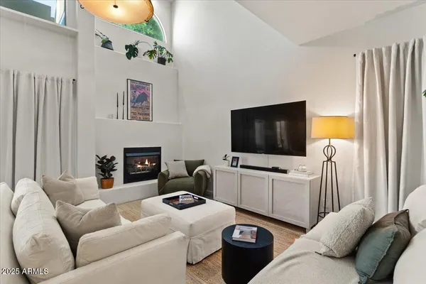 $635,000 | 7240 North Dreamy Draw Drive, Unit 102, Phoenix, AZ 85020