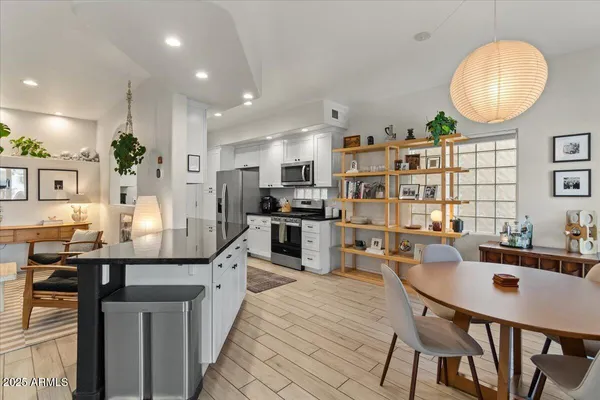 $635,000 | 7240 North Dreamy Draw Drive, Unit 102, Phoenix, AZ 85020