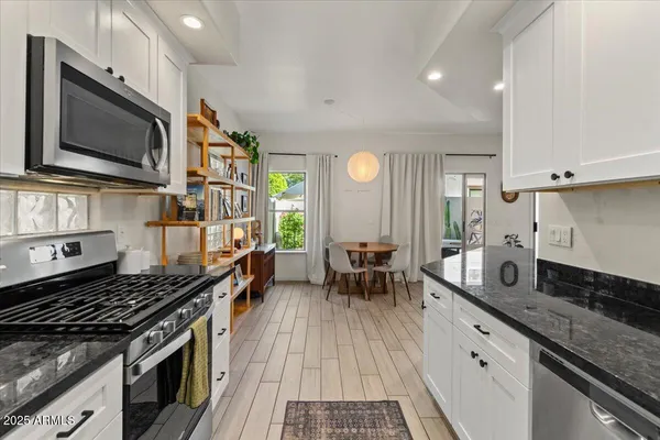 $635,000 | 7240 North Dreamy Draw Drive, Unit 102, Phoenix, AZ 85020