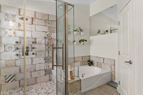 $635,000 | 7240 North Dreamy Draw Drive, Unit 102, Phoenix, AZ 85020