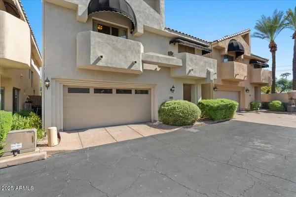 $635,000 | 7240 North Dreamy Draw Drive, Unit 102, Phoenix, AZ 85020