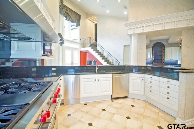 $1,595,000 | 7104 Gleneagles Drive, Tyler, TX 75703