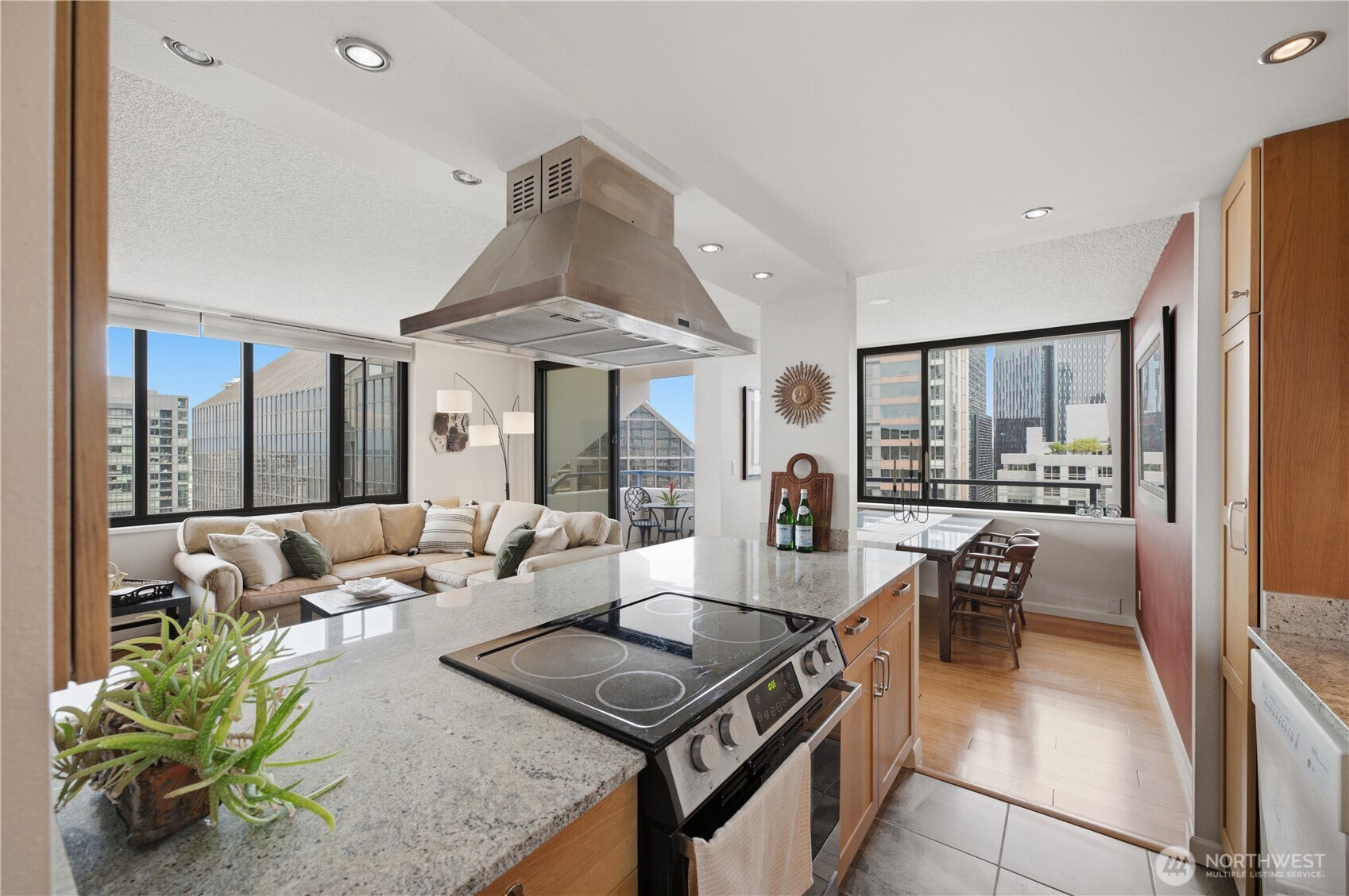 2100 3rd Avenue, Unit 2604 Seattle, WA 98121 - Photo 9 of 27