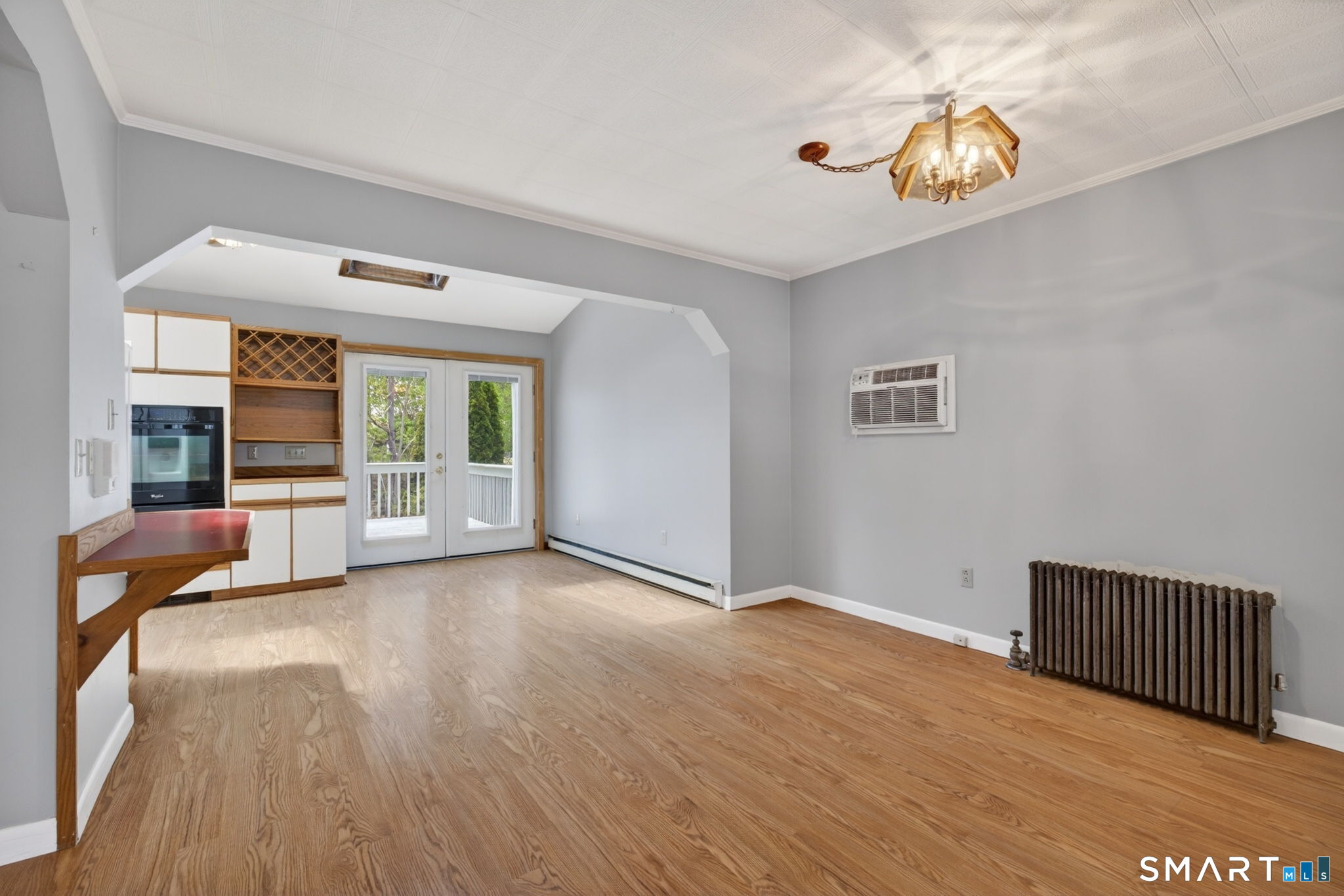 19 High Street Groton, CT 06340 - Photo 10 of 38 a view of an empty room with a window