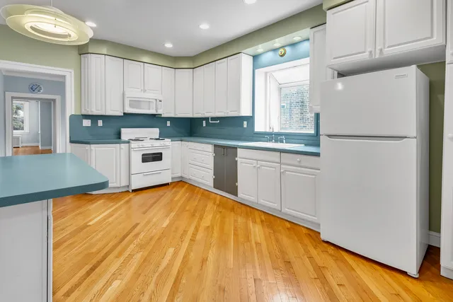 $449,900 | 3636 Oak Park Avenue, Berwyn, IL 60402