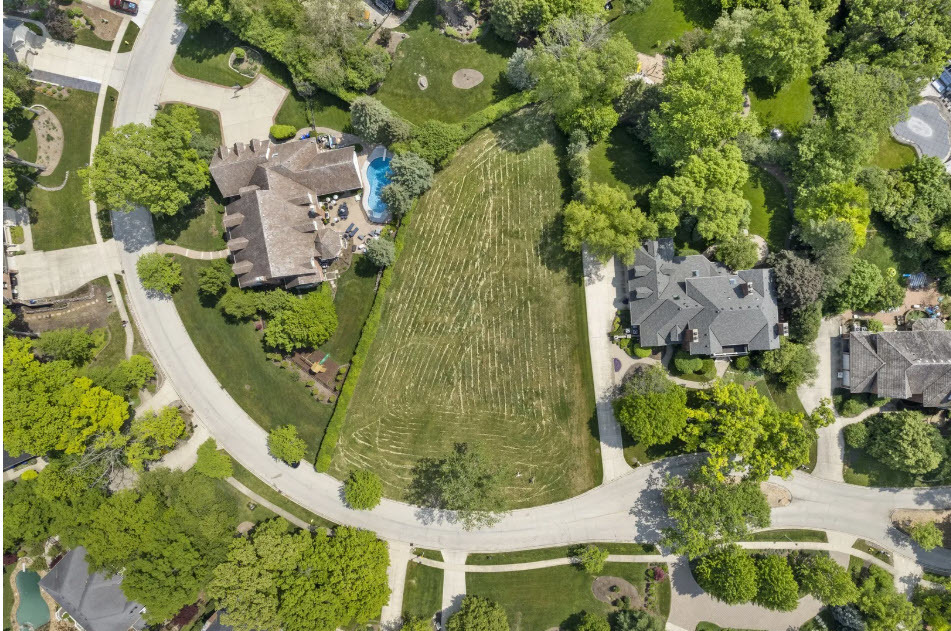 48 Muirfield Circle Wheaton, IL 60189 - Photo 5 of 6 an aerial view of a house with a yard