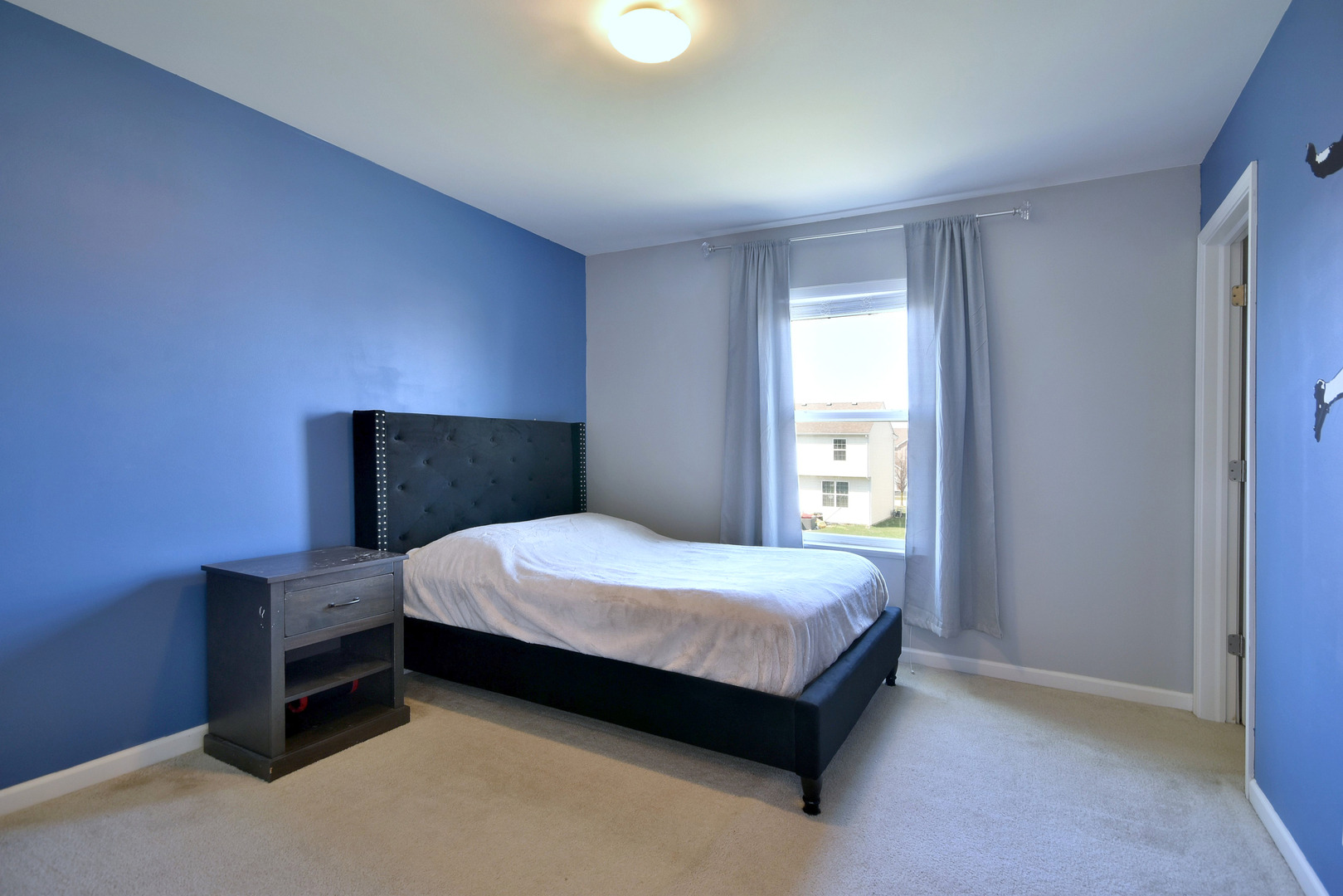 168 Reston Lane Gilberts, IL 60136 - Photo 28 of 43 a bedroom with a bed and a window