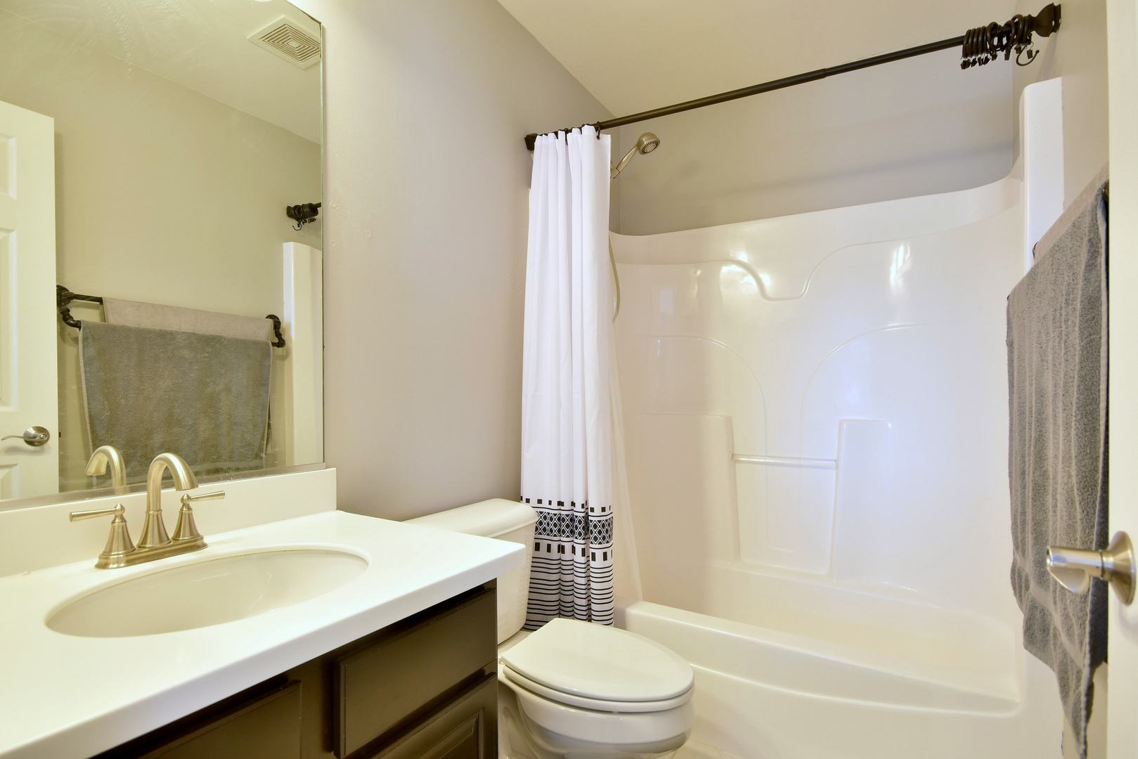 168 Reston Lane Gilberts, IL 60136 - Photo 29 of 43 a bathroom with a sink shower bathtub and a toilet