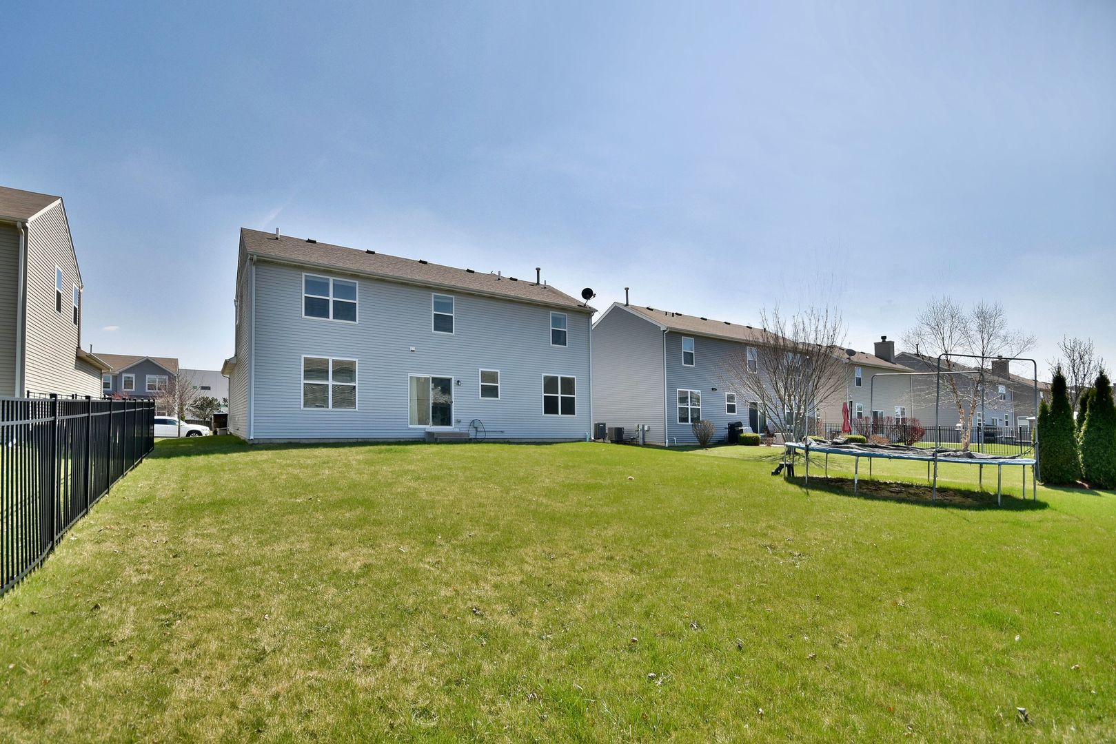 168 Reston Lane Gilberts, IL 60136 - Photo 42 of 43 a swimming pool with outdoor seating and yard