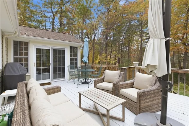 $899,000 | 17 Rolling Lane, Medfield, MA 02052