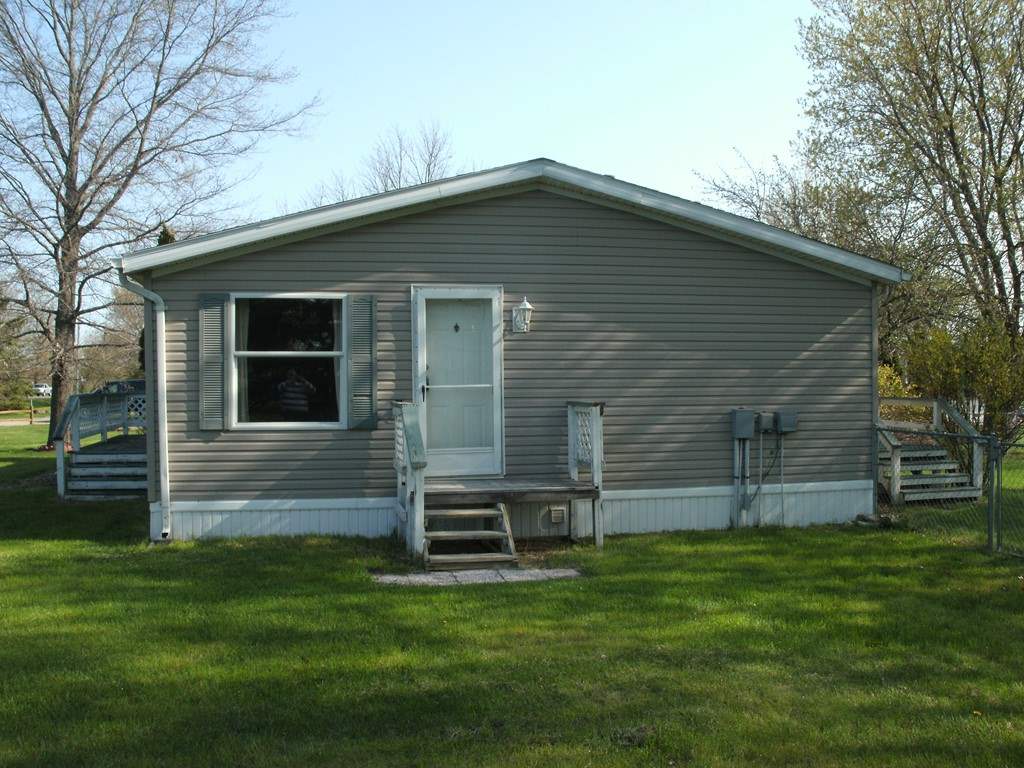 5729 South Crawford Road Mount Pleasant, MI 48858 - Photo 2 of 28 1815837-1.JPG