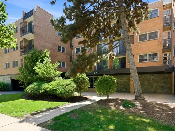 $259,900 | 333 South East Avenue, Unit 306, Oak Park, IL 60302