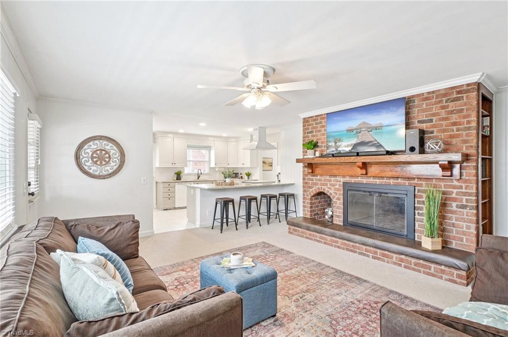 1412 Hobbs Road Greensboro, NC 27408 - Photo 17 of 47 Entertain the chef!