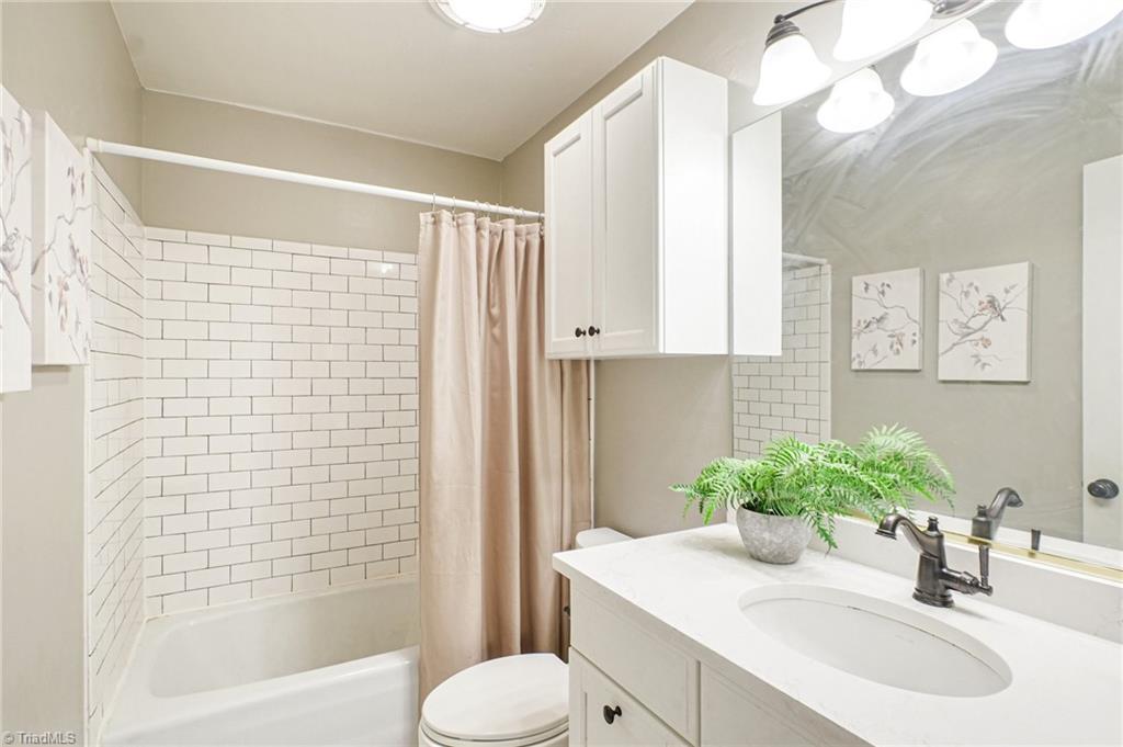 1412 Hobbs Road Greensboro, NC 27408 - Photo 31 of 47 Hall full Bath