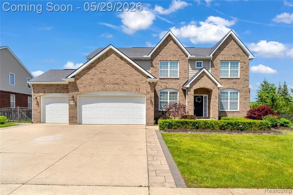 $800,000 | 1977 Hazel Nut Lane, Troy, MI 48085