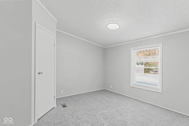 $207,000 | 242 Blunt Avenue, Austin, IN 47102