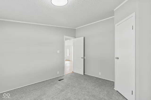 $207,000 | 242 Blunt Avenue, Austin, IN 47102