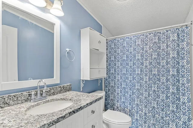 $207,000 | 242 Blunt Avenue, Austin, IN 47102