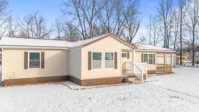 $207,000 | 242 Blunt Avenue, Austin, IN 47102