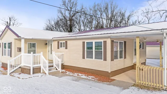 $207,000 | 242 Blunt Avenue, Austin, IN 47102
