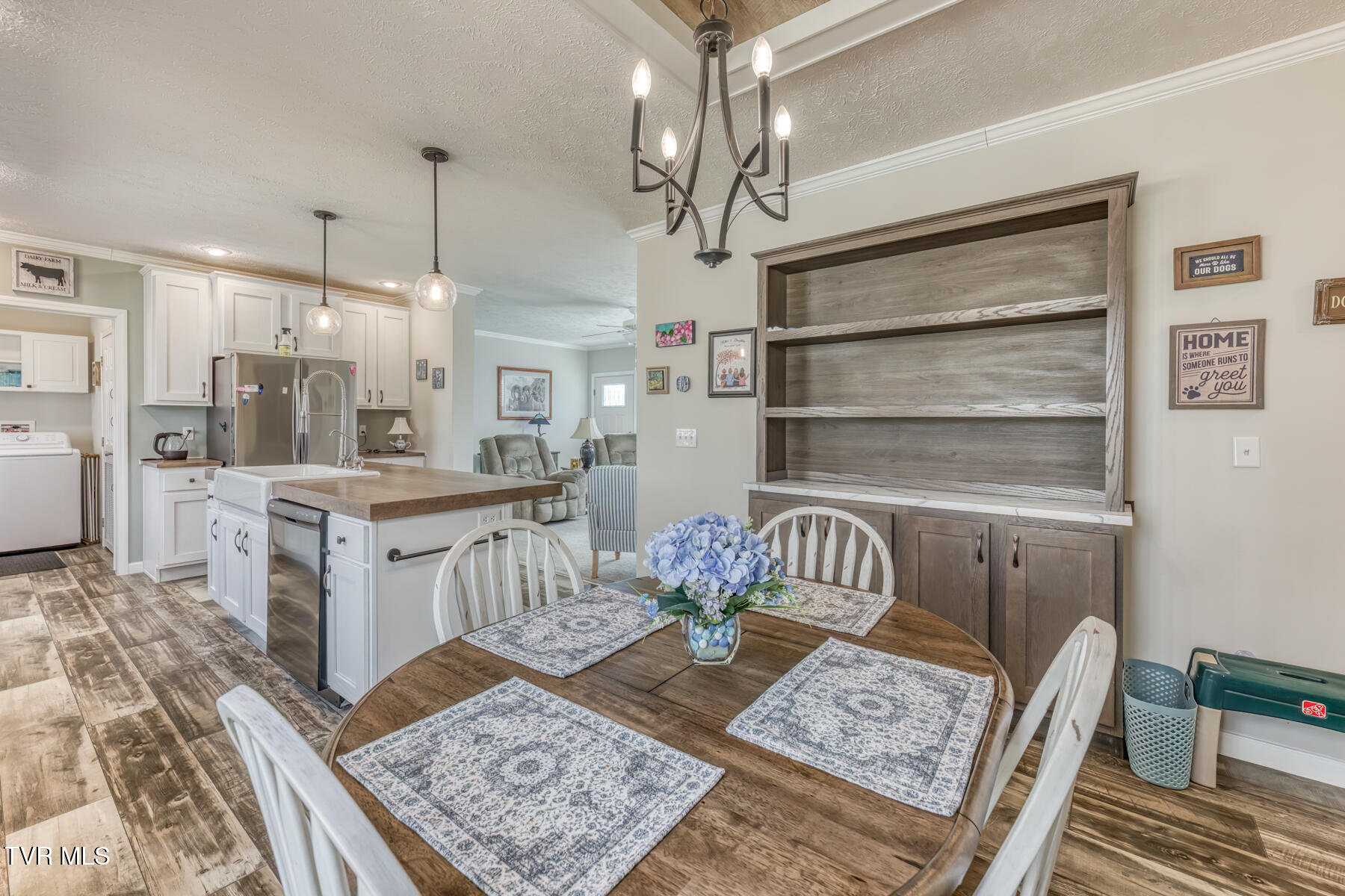 292 Clark Road Bristol, TN 37620 - Photo 15 of 42 Dining 2