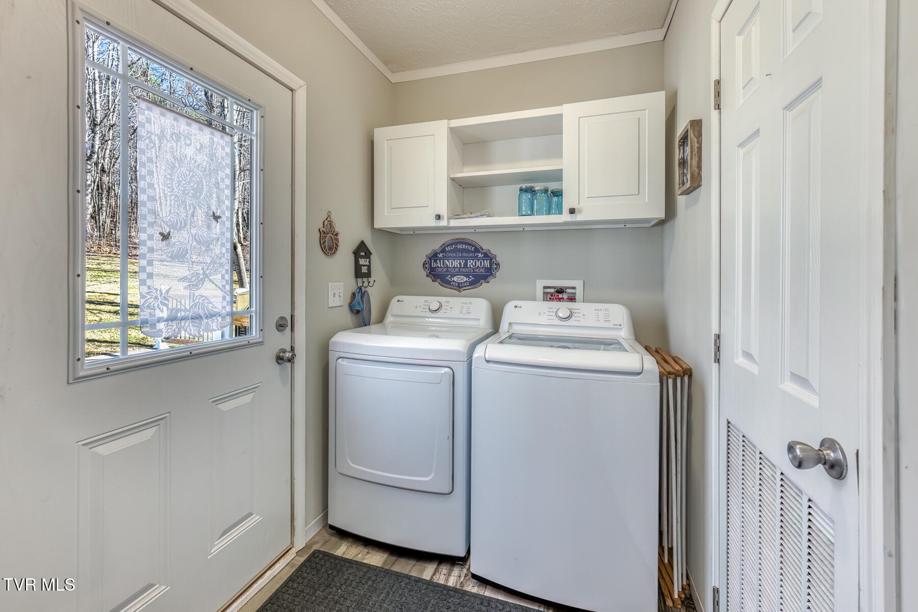 292 Clark Road Bristol, TN 37620 - Photo 21 of 42 Laundry room