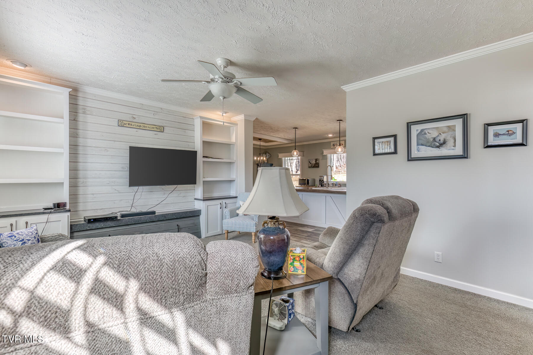 292 Clark Road Bristol, TN 37620 - Photo 5 of 42 Living room