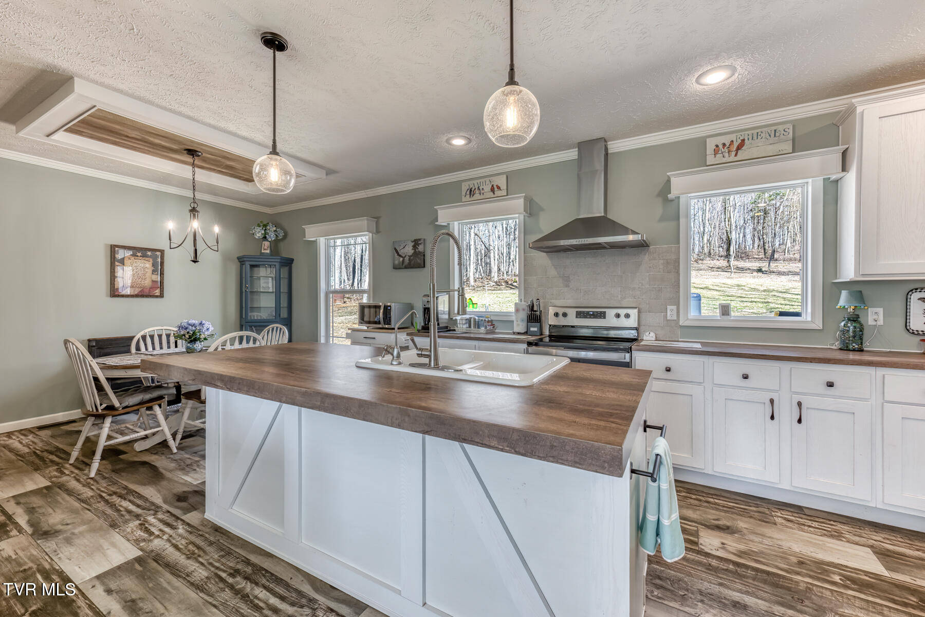 292 Clark Road Bristol, TN 37620 - Photo 10 of 42 Kitchen