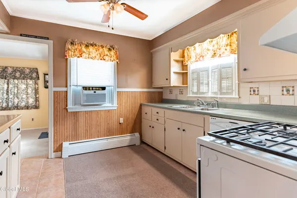 $230,000 | 66 New Turnpike Road, Troy, NY 12182