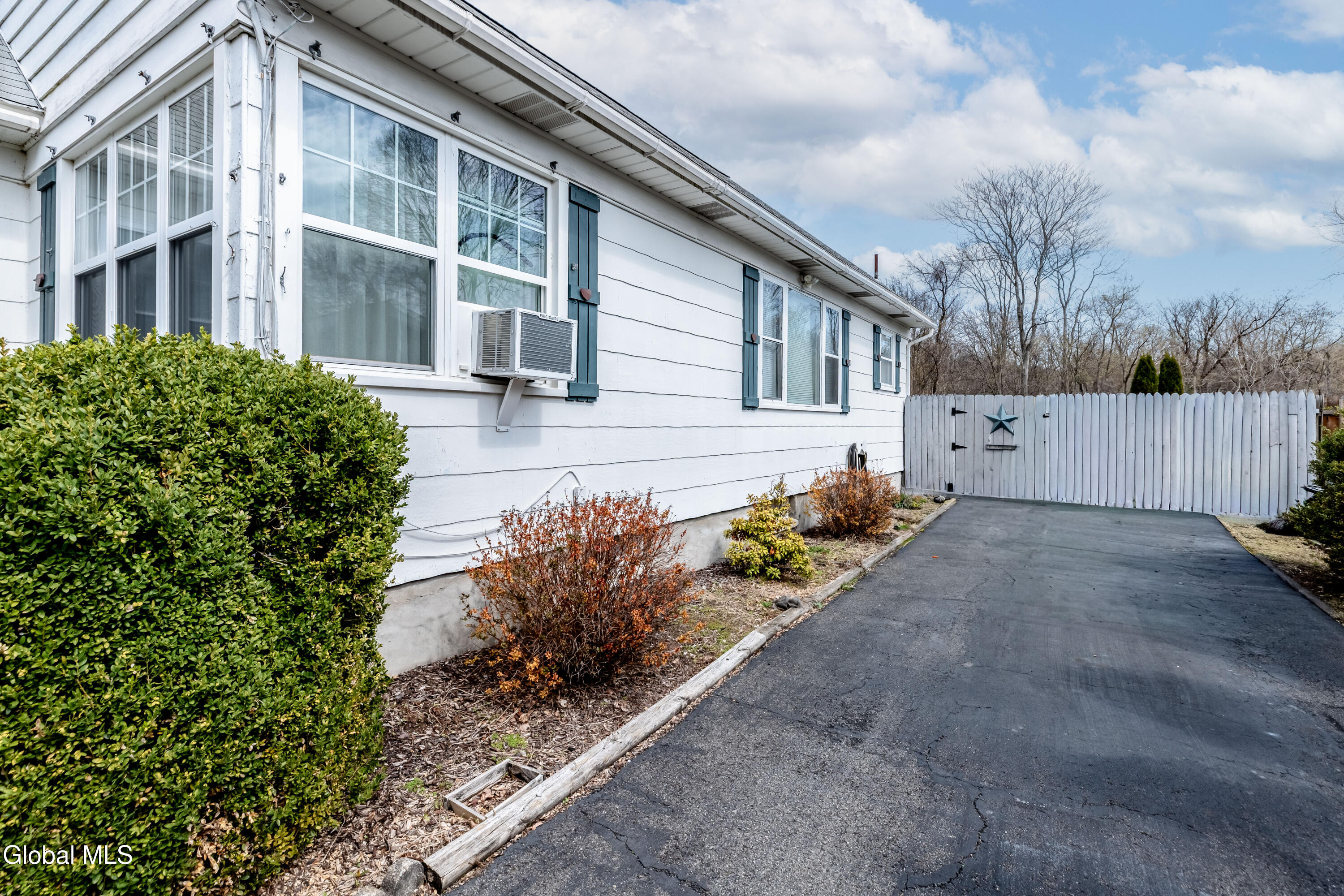 66 New Turnpike Road Troy, NY 12182 - Photo 3 of 26 RDP 26-0414 66 New Turnpike Rd - Milliga