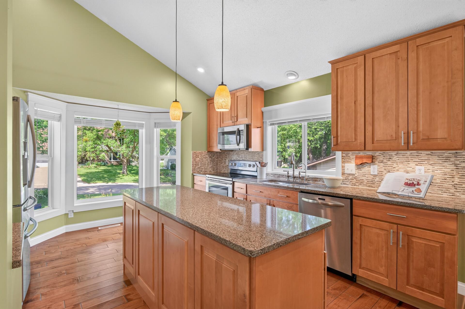 9391 Newcastle Road Woodbury, MN 55125 - Photo 5 of 58