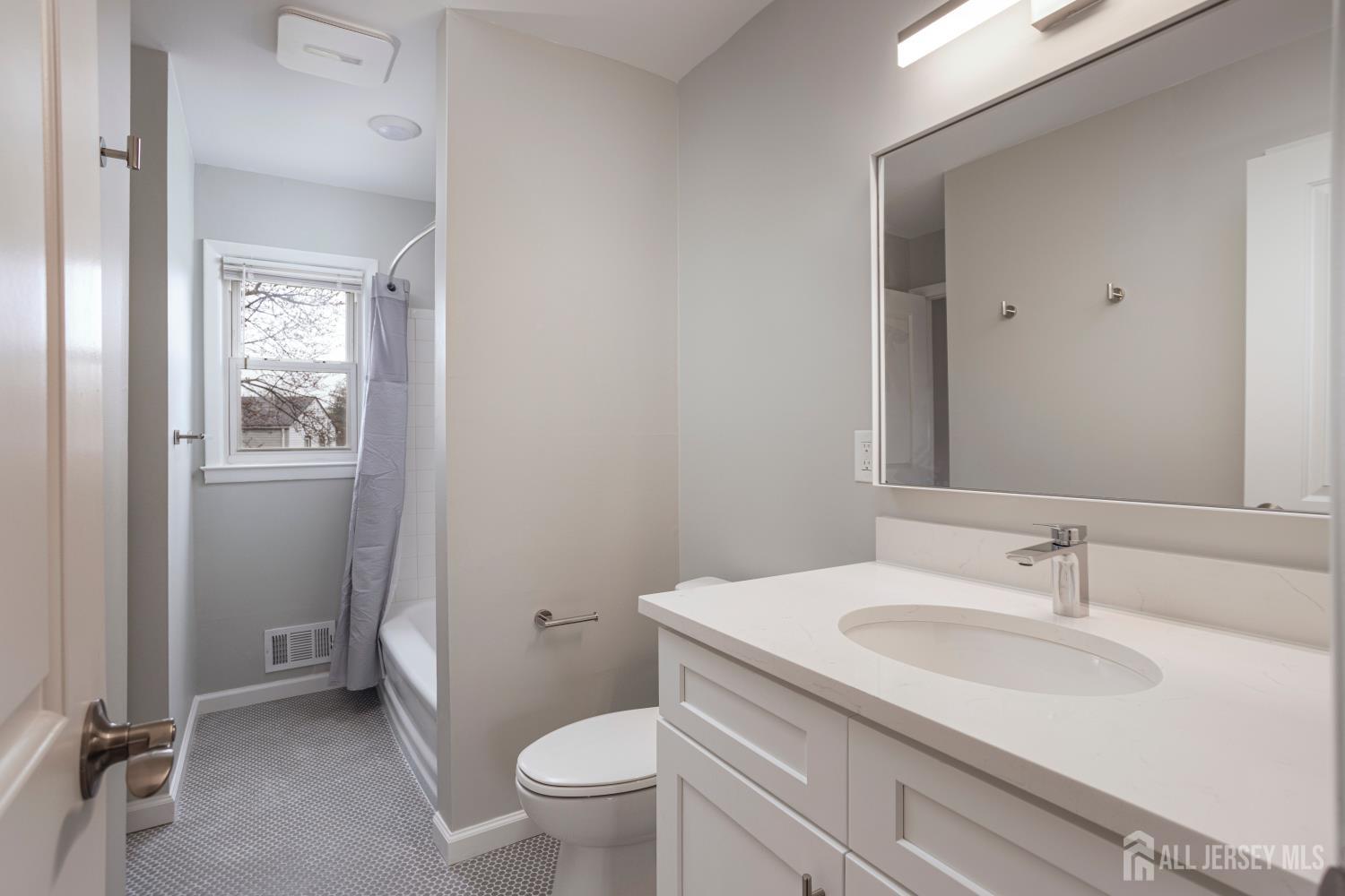 16 Outcalt Road Edison, NJ 08817 - Photo 7 of 29 Gallery Image 7