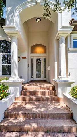 a view of entrance of the house