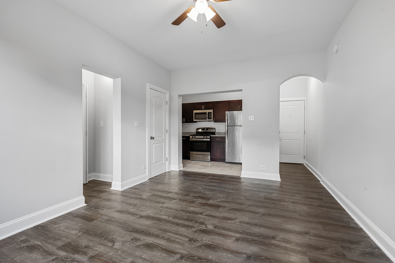 1608 West Sherwin Avenue, Unit 409 Chicago, IL 60626 - Photo 3 of 10