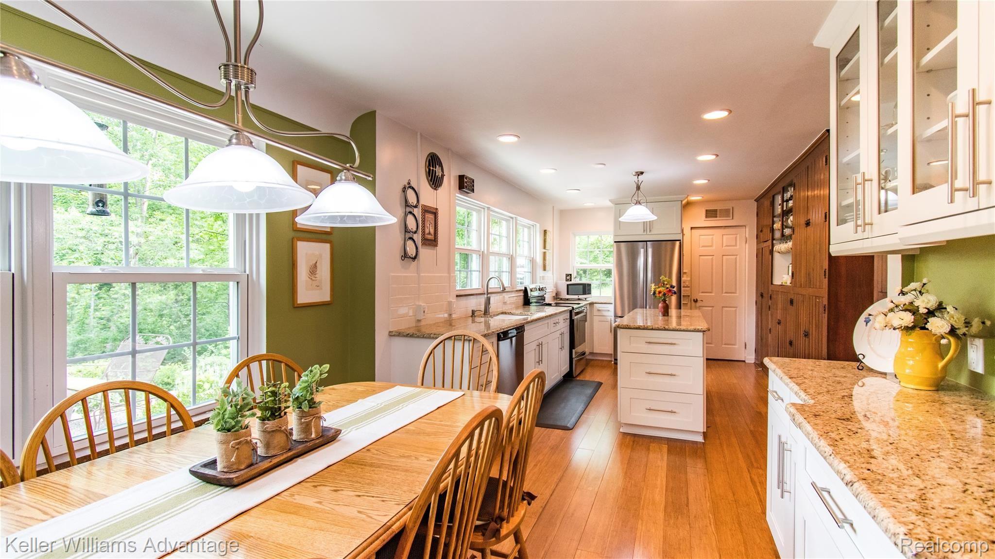 24675 Farmington Road Farmington, MI 48336 - Photo 7 of 23 Farmington rd-123 (2).jpg