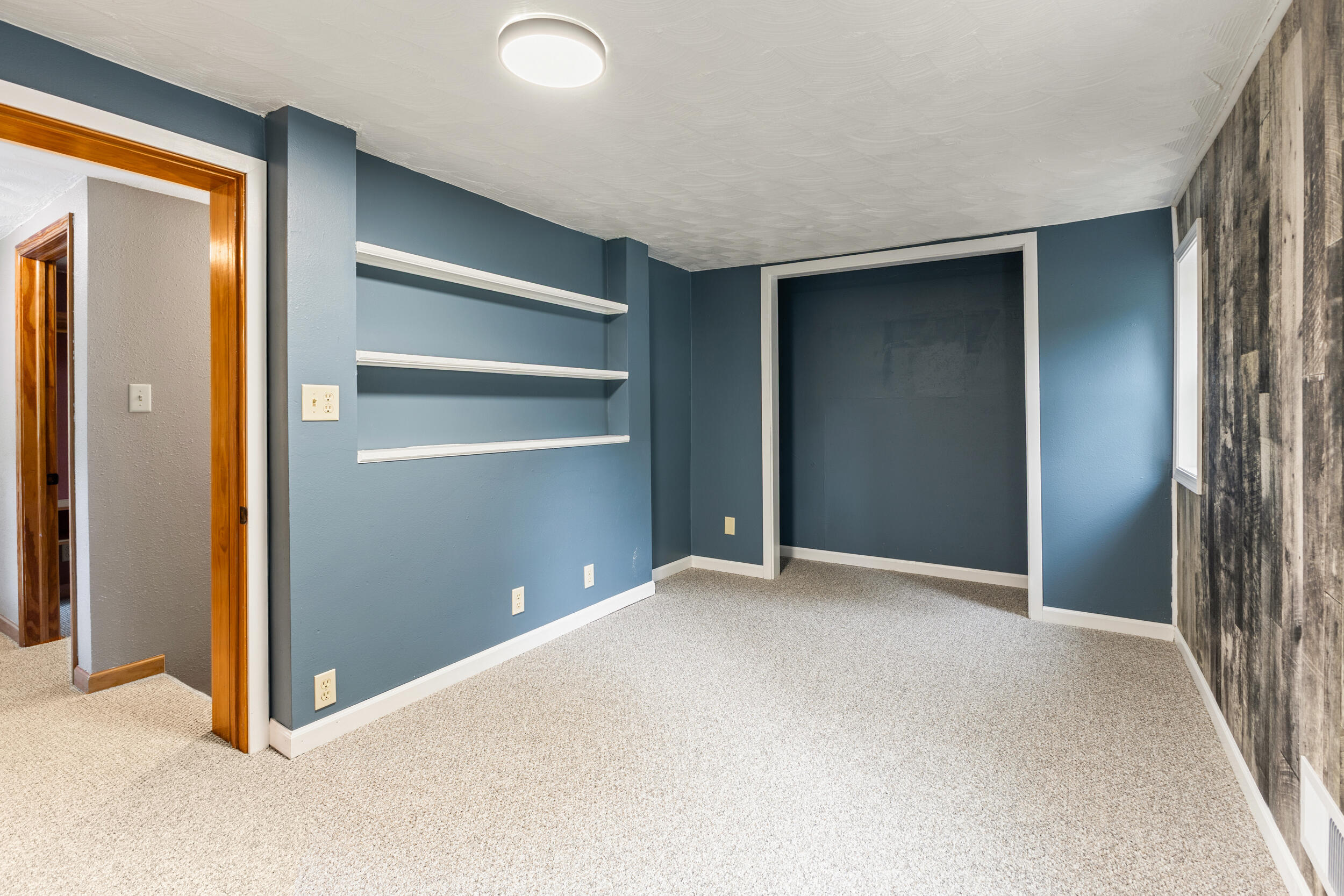 8413 Fox River Road Waterford, WI 53185 - Photo 14 of 26 Bedroom 2