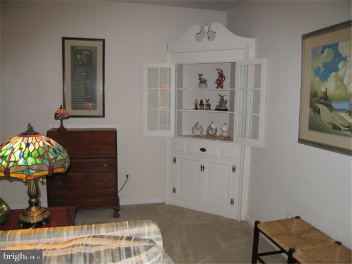439 Brookwood Road Wayne, PA 19087 - Photo 7 of 15 Living Room