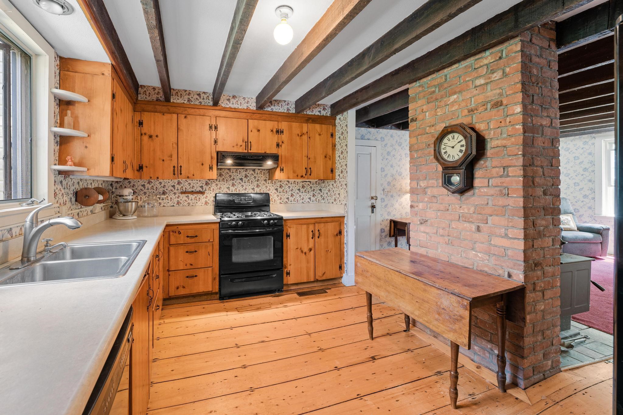 9 Dawley Road Mount Holly, VT 05758 - Photo 8 of 40