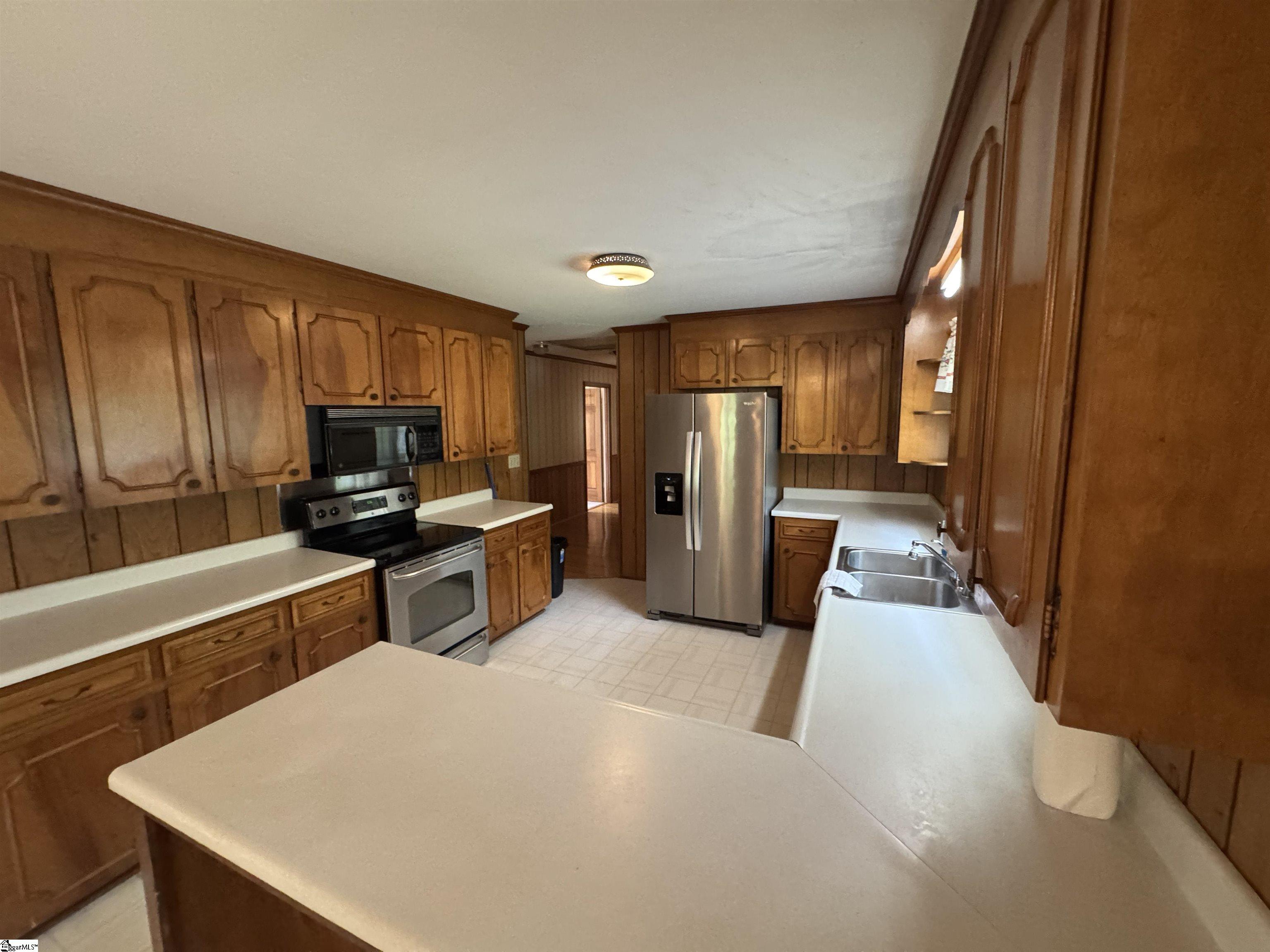 701 North Rutherford Road Greer, SC 29651 - Photo 2 of 27