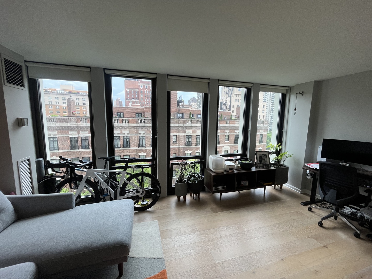 1 East Scott Street, Unit 1012 Chicago, IL 60610 - Photo 3 of 11