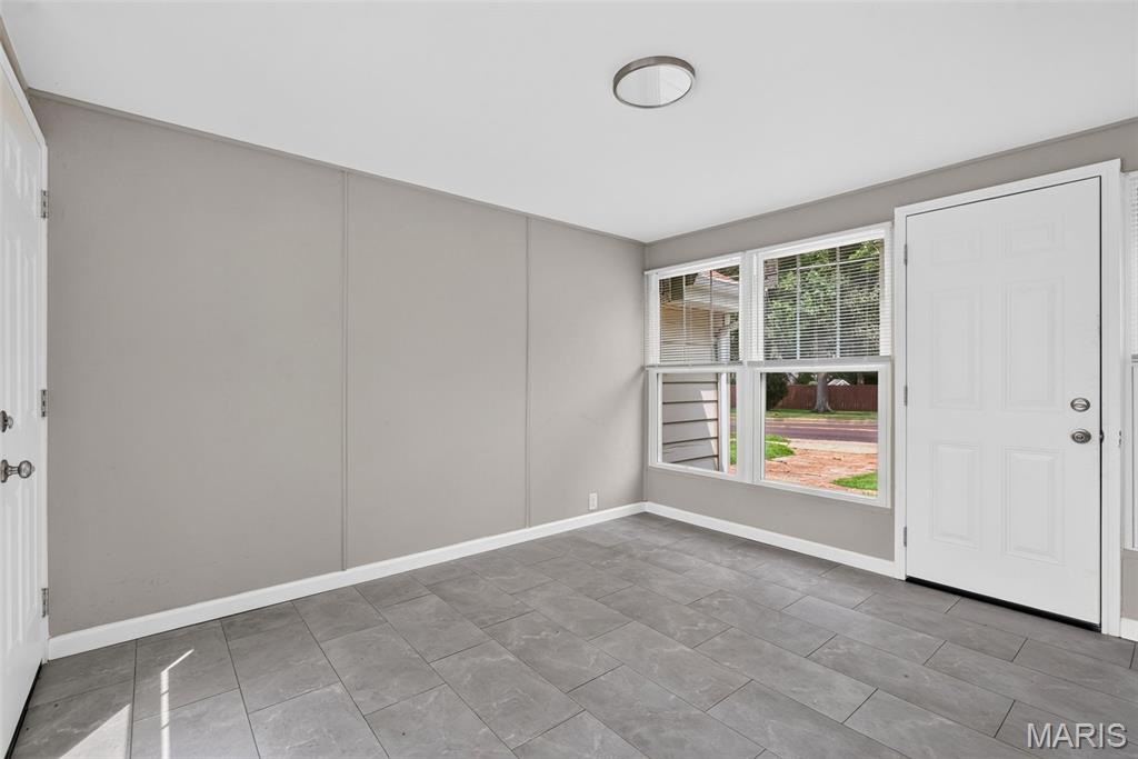 907 Edgar Road Webster Groves, MO 63119 - Photo 10 of 38 Gallery Image 10