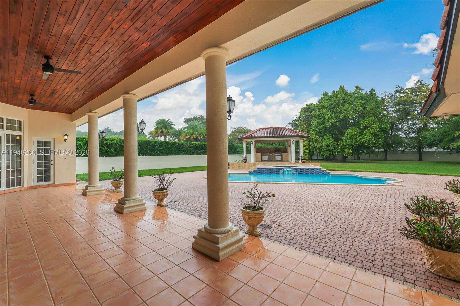 10261 Southwest 58th Street Miami, FL 33165 - Photo 16 of 34