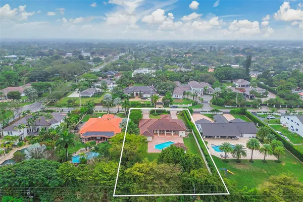 $8,300 | 10261 Southwest 58th Street, Miami, FL 33165