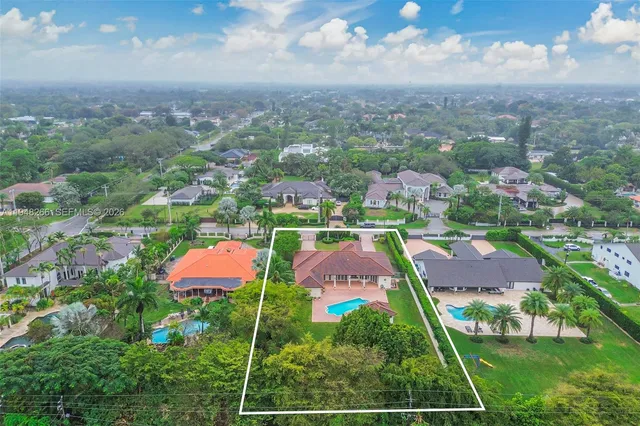 $8,500 | 10261 Southwest 58th Street, Miami, FL 33165