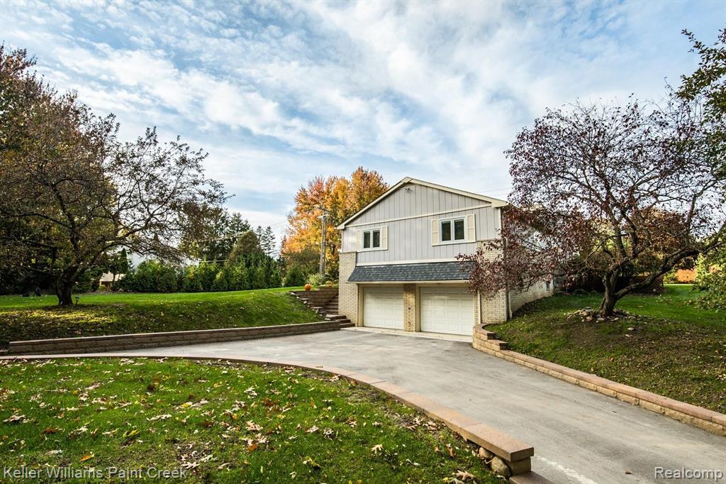 1285 East Gunn Road Rochester, MI 48306 - Photo 2 of 55 Gallery Image 2